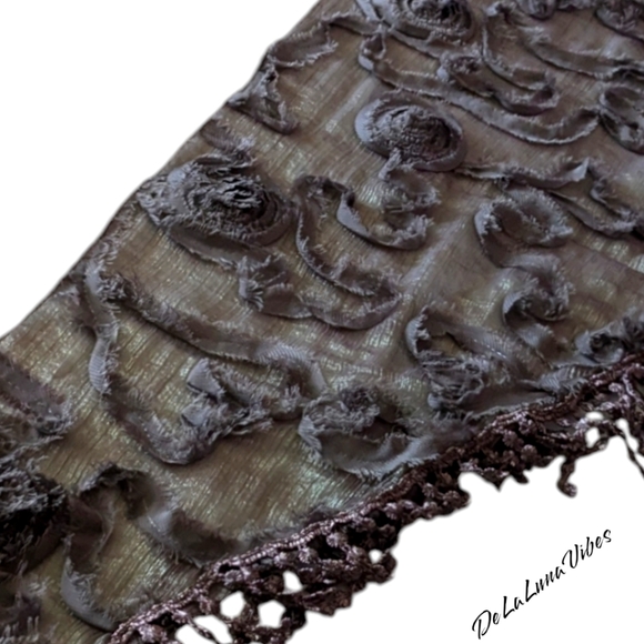Delicate, Vintage, Fringe Shoulder Shawl, Brown with Floral Appliques. Like New - Picture 5 of 6